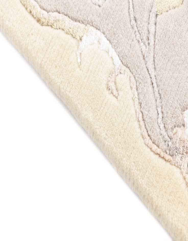 Detail image of  4' 2 x 6' 1 Darya Rug