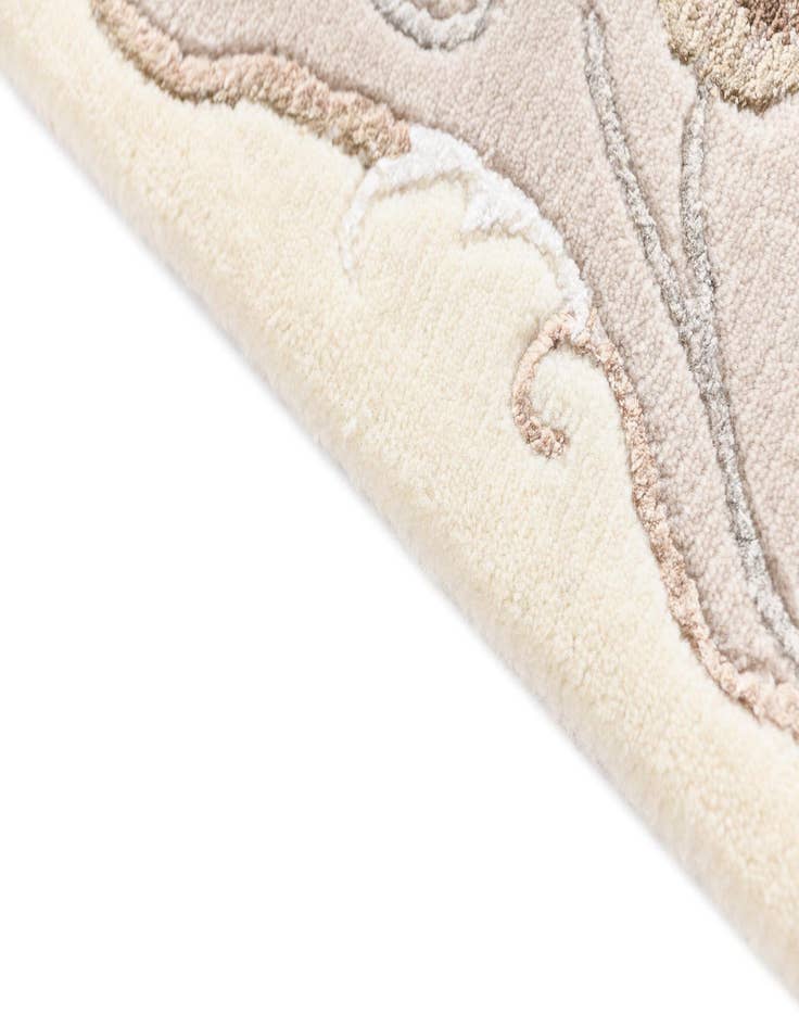 Detail image of  4' x 6' 1 Darya Rug