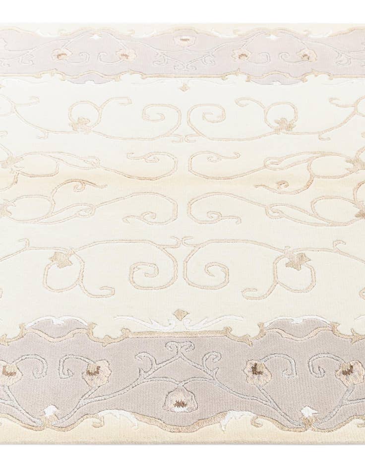 Detail image of  4' x 5' 11 Darya Rug