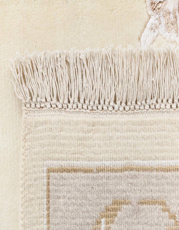 Detail image of  4' 1 x 6' 3 Darya Rug