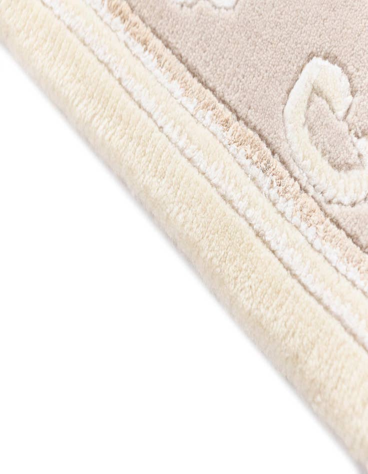 Detail image of  4' x 5' 11 Darya Rug