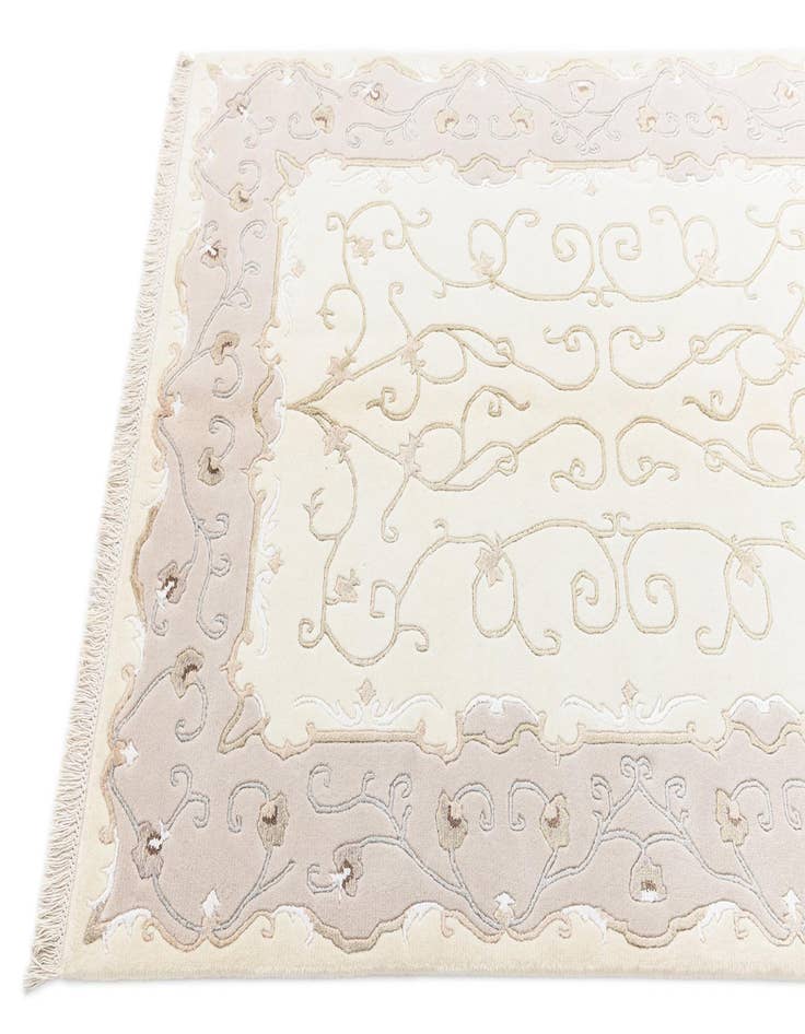 Detail image of  4' x 5' 11 Darya Rug