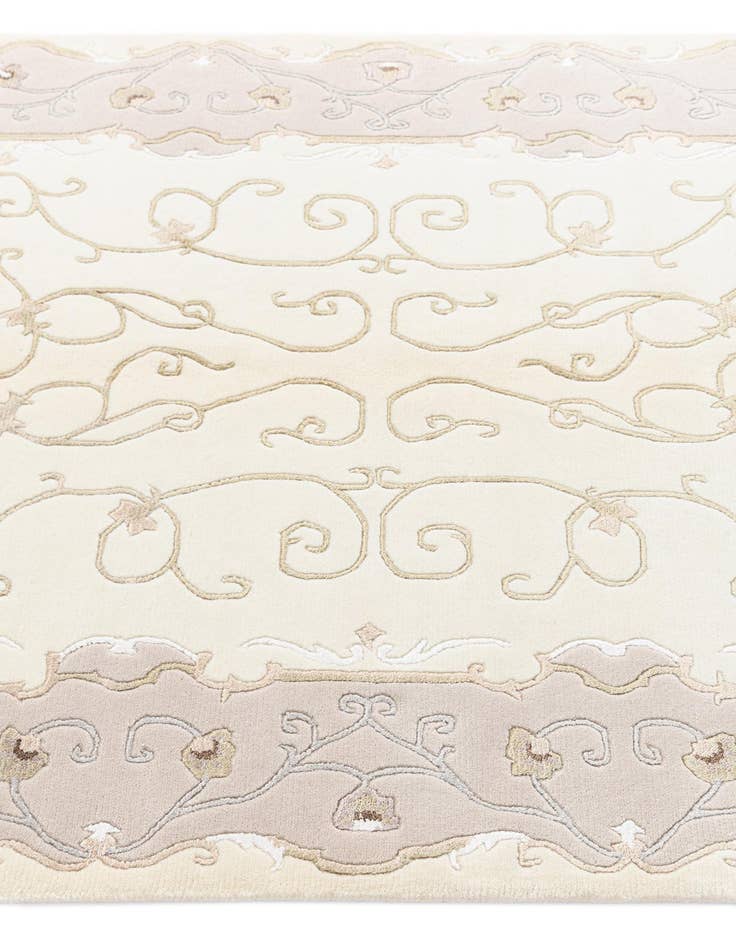 Detail image of  4' x 5' 11 Darya Rug