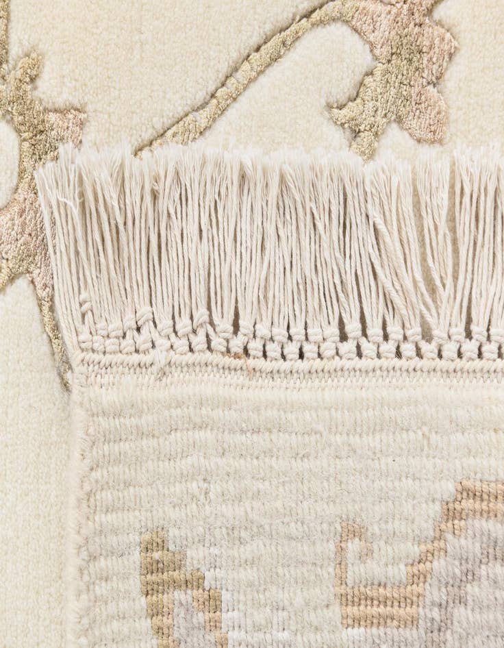 Detail image of  4' x 5' 11 Darya Rug