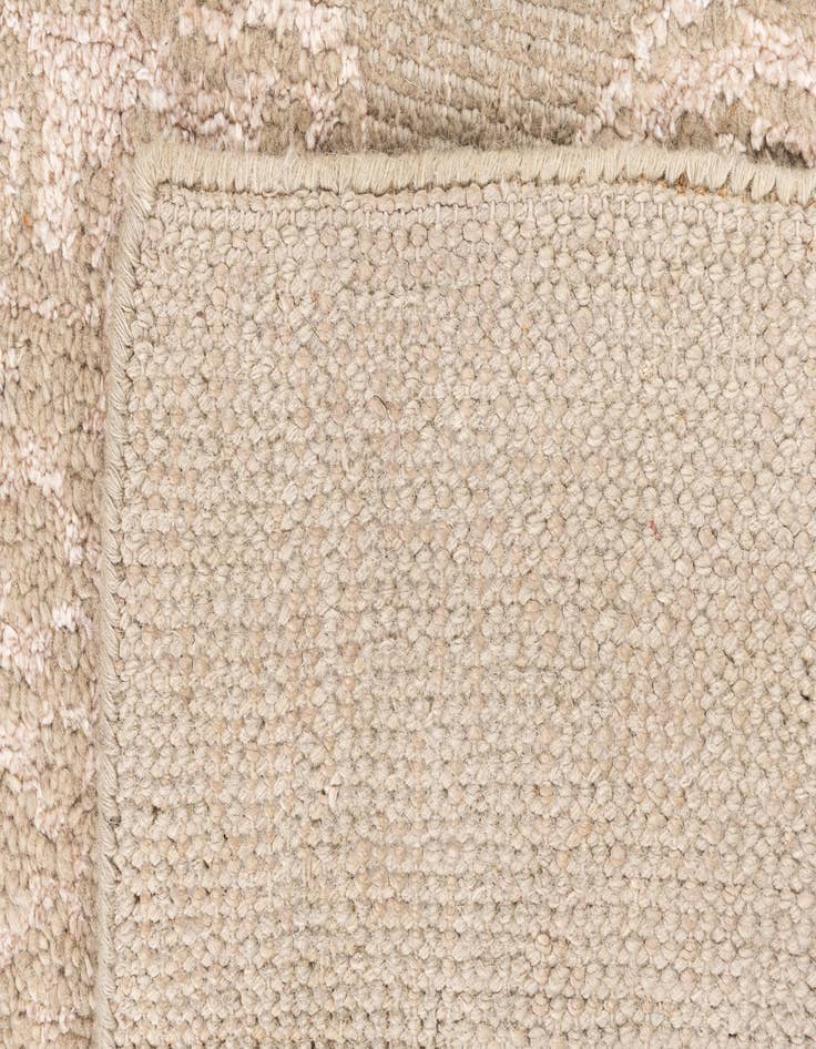 Detail image of  6' x 8' 9  Hand Knotted Darya Rug