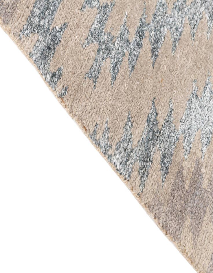 Detail image of  9' 5 x 13'  Hand Knotted Darya Rug