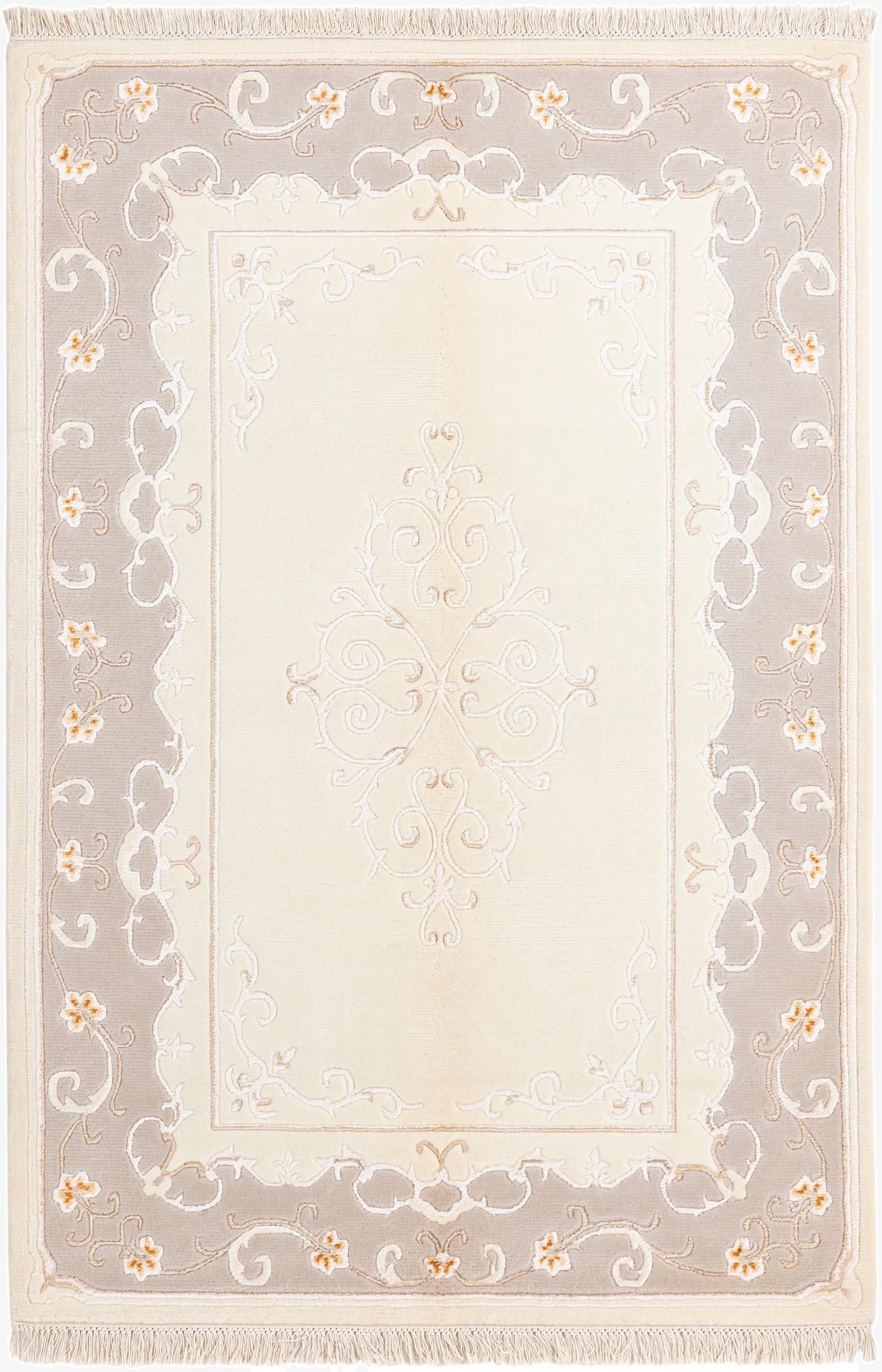  3' 11 x 5' 11  Hand Knotted Darya Wool Rug