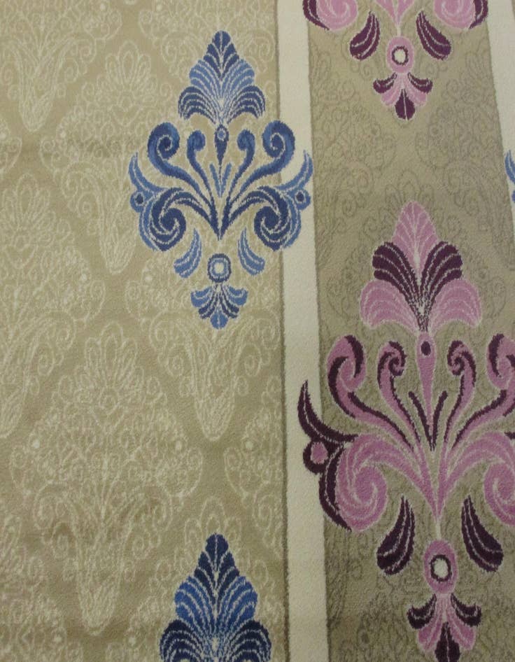 Detail image of  6' 7 x 9' 9 Diana Rug