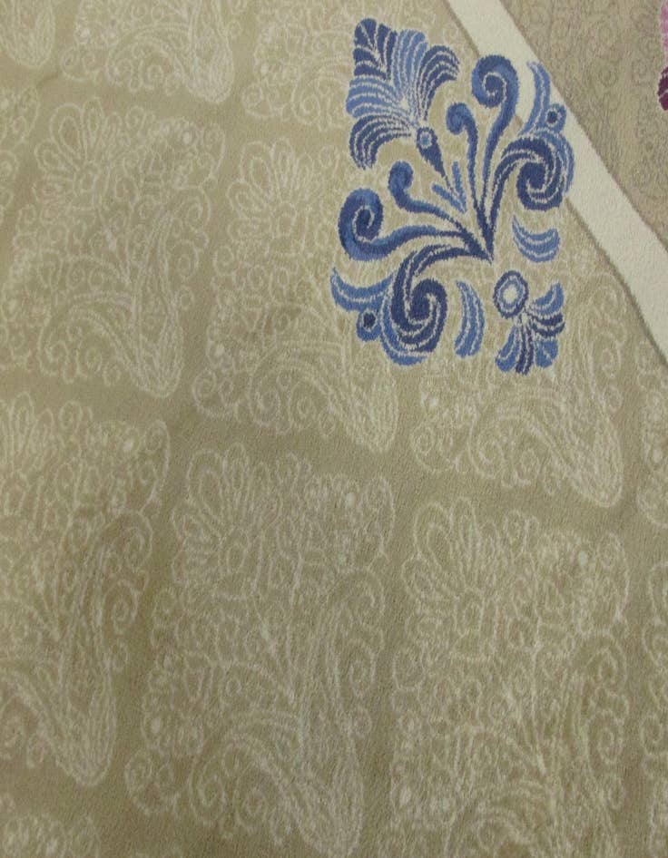 Detail image of  6' 7 x 9' 9 Diana Rug