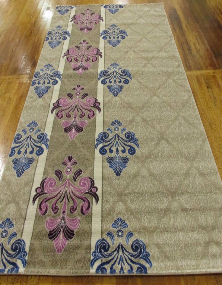 Detail image of  6' 7 x 9' 9 Diana Rug