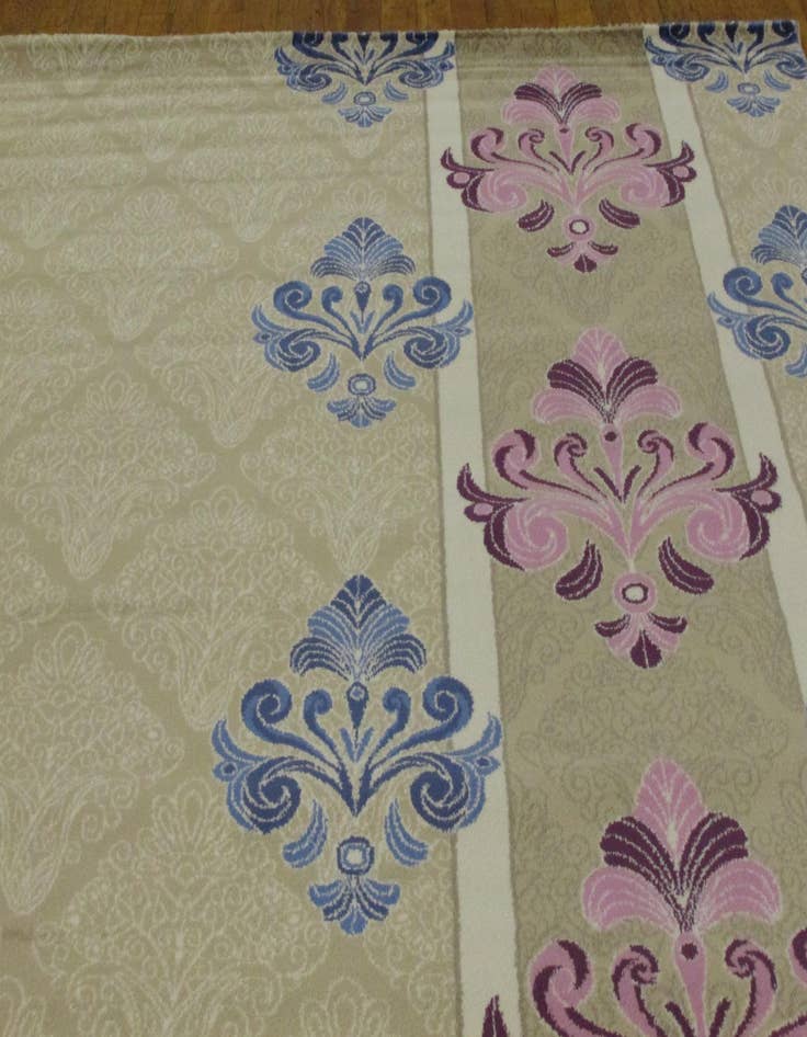 Detail image of  6' 7 x 9' 9 Diana Rug