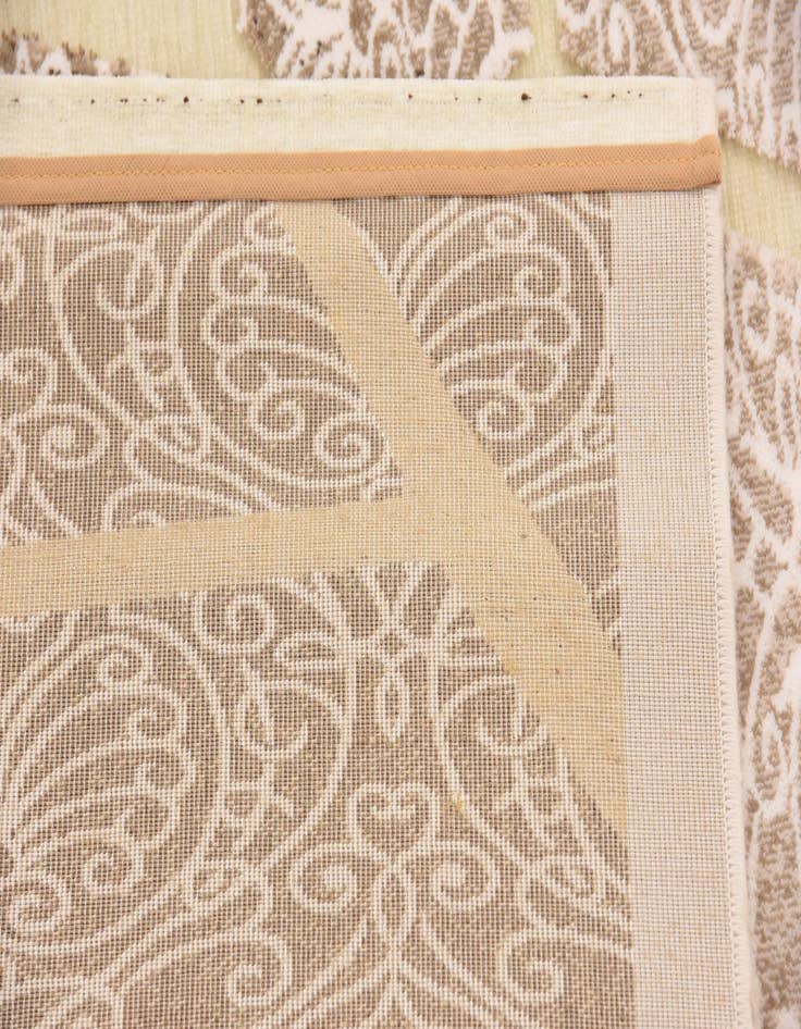 Detail image of  5' x 6' 7 Diana Rug