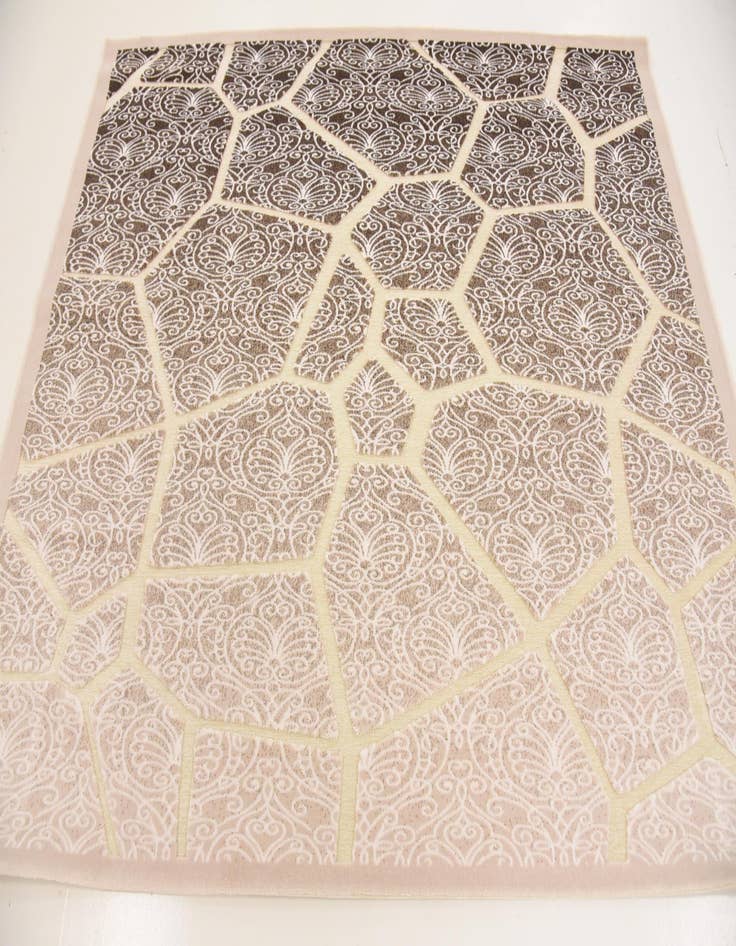 Detail image of  5' x 6' 7 Diana Rug