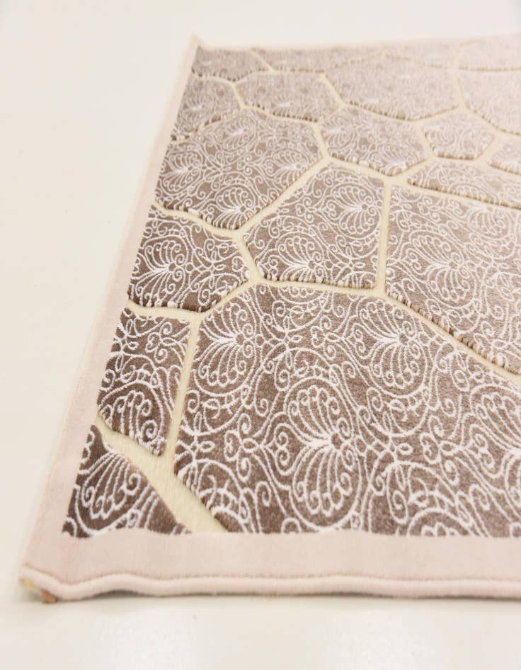 Detail image of  5' x 6' 7 Diana Rug