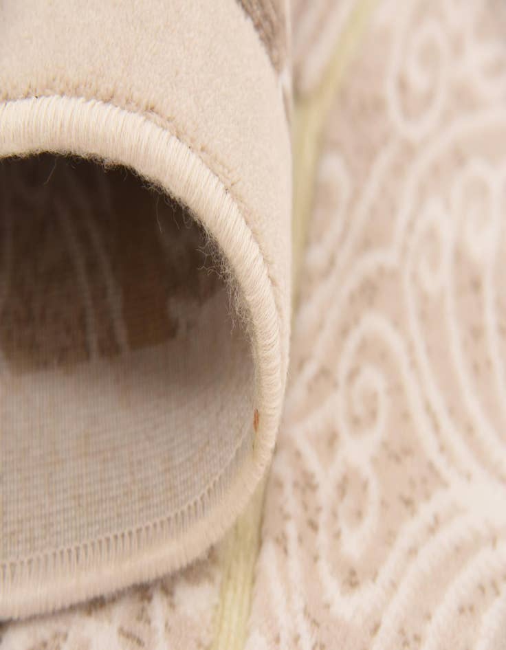 Detail image of  5' x 6' 7 Diana Rug