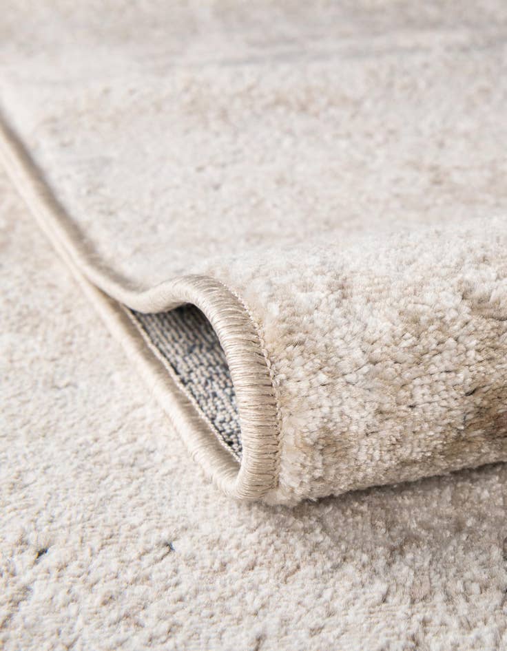 Detail image of  10' x 14' 5 Eliza Rug