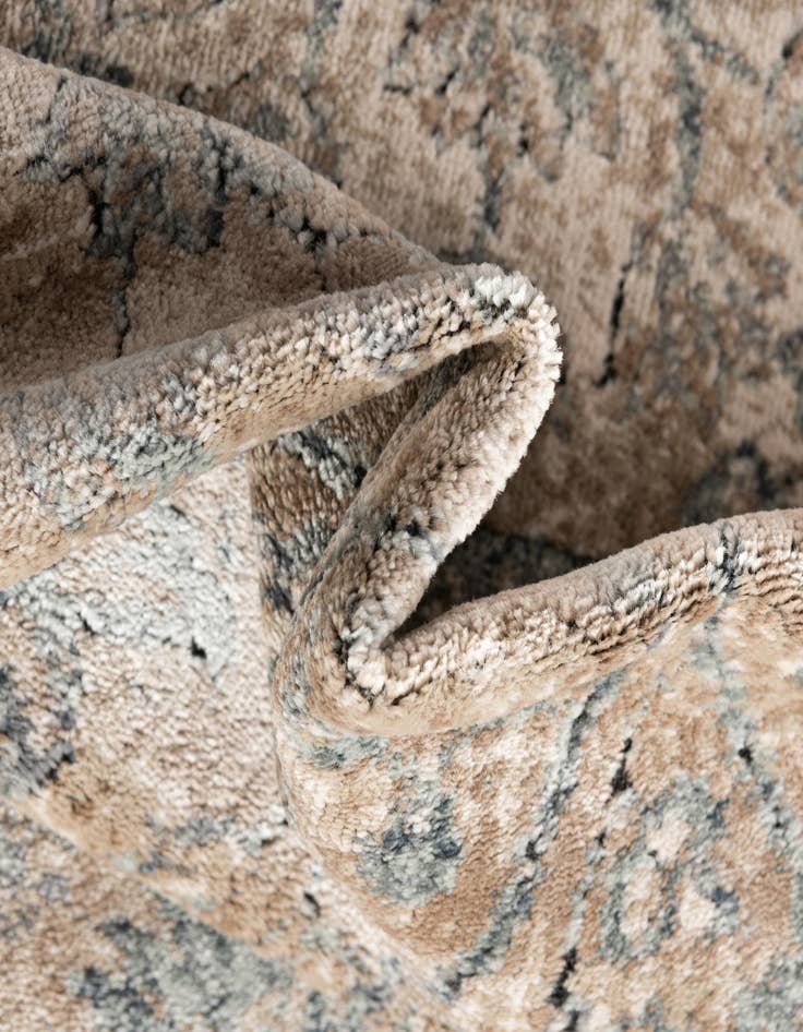 Detail image of  6' 7 x 9' 6 Eliza Rug