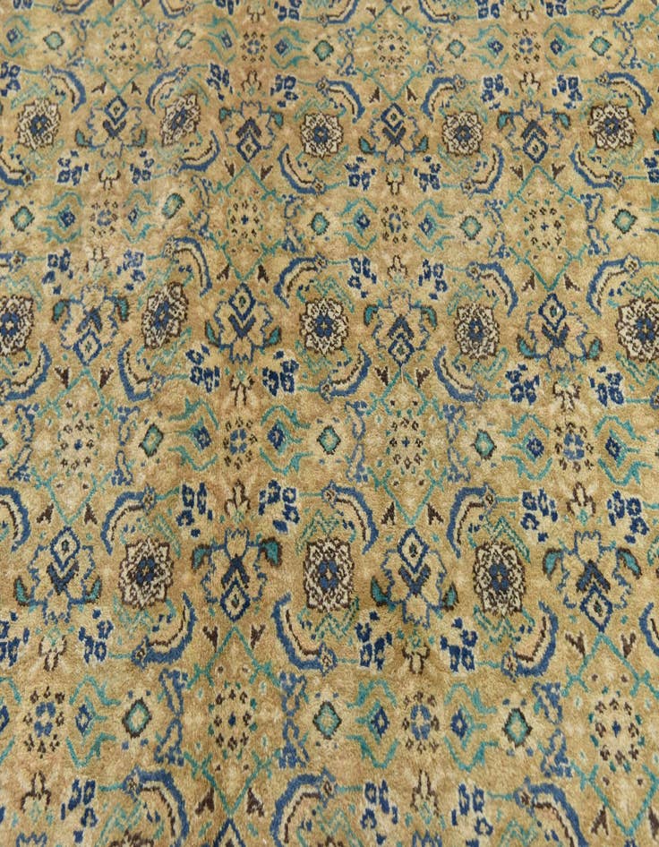 Detail image of  10' x 13'  Hand Knotted Farahan Persian Wool Rug
