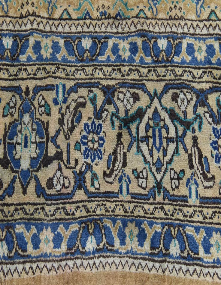 Detail image of  10' x 13'  Hand Knotted Farahan Persian Wool Rug