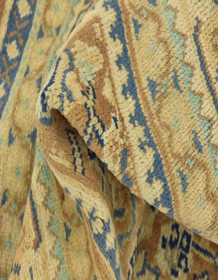 Detail image of  9' 9 x 12' 7  Hand Knotted Farahan Persian Wool Rug