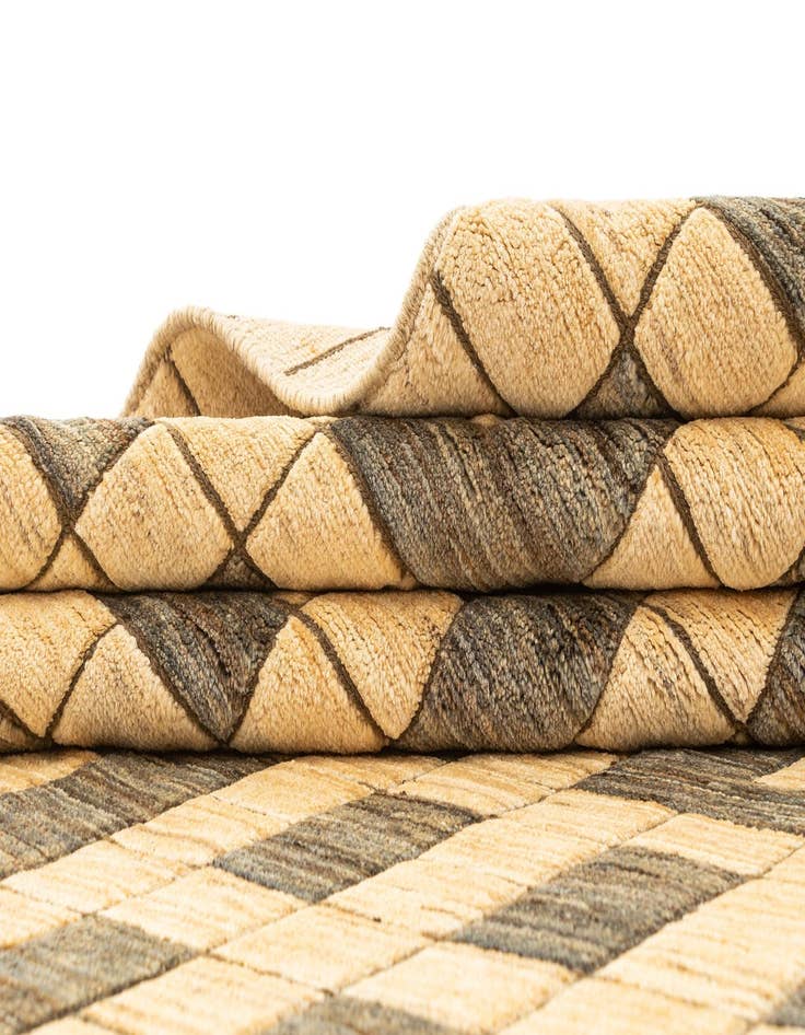 Detail image of  4' 11 x 6' 4 Gabbeh Rug