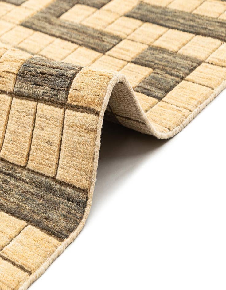 Detail image of  4' 11 x 6' 4 Gabbeh Rug