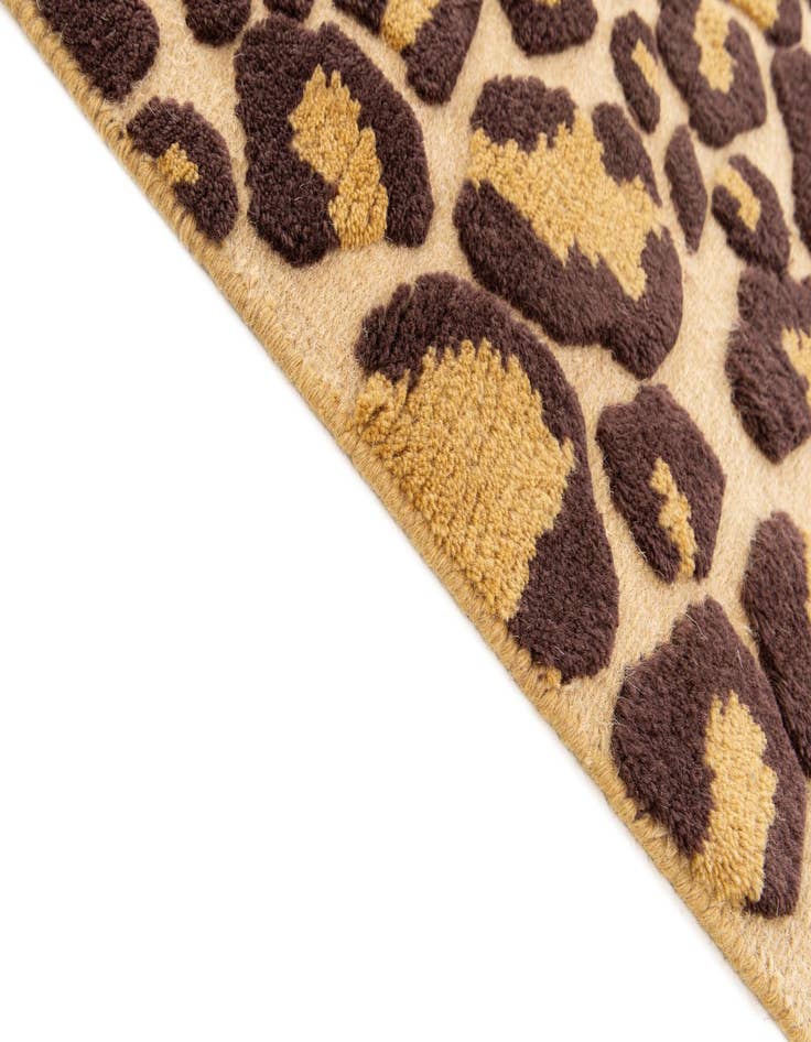 Detail image of  4' 1 x 5' 10  Hand Knotted Gabbeh Rug