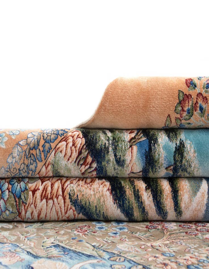 Detail image of  4' 11 x 7' 5 Ghom Design Rug