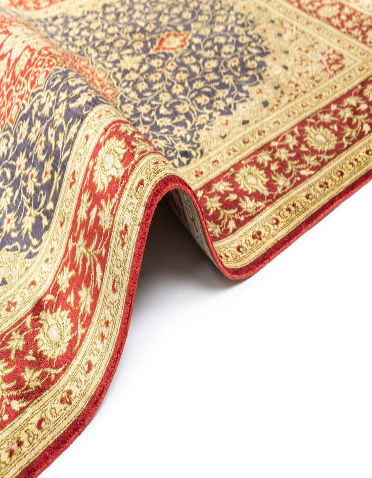 Detail image of  2' 7 x 4' Ghom Silk Rug