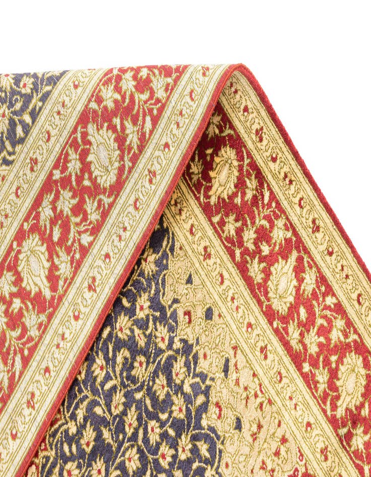 Detail image of  2' 7 x 4' Ghom Silk Rug