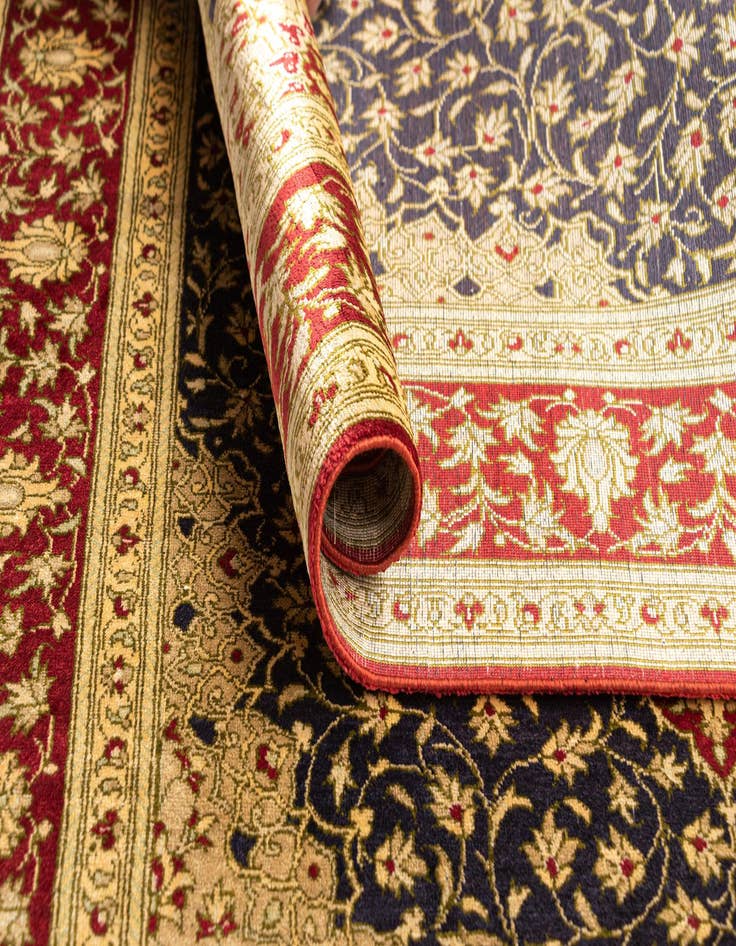 Detail image of  2' 7 x 4' Ghom Silk Rug