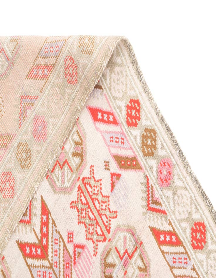 Detail image of  4' 1 x 8' 4 Hamedan Rug