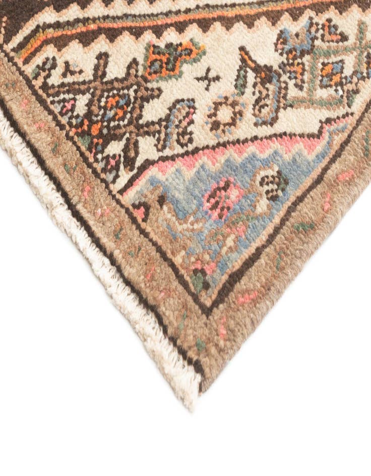 Detail image of  4' 4 x 7' 9 Hamedan Rug