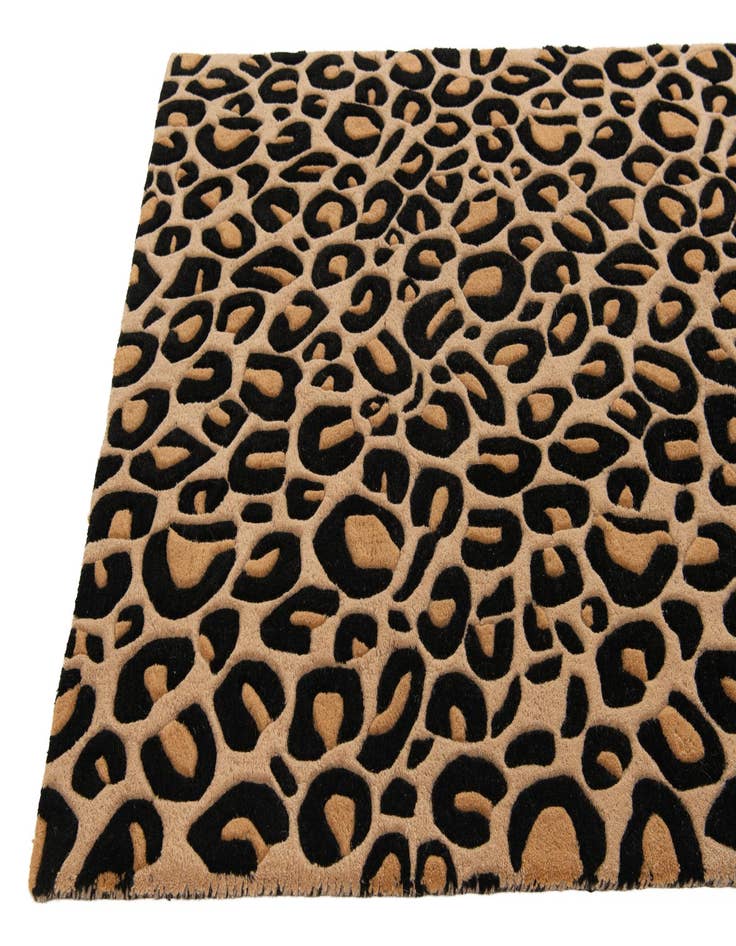 Detail image of 4' 1 x 6' 1 Hand Tufted Wool Rug