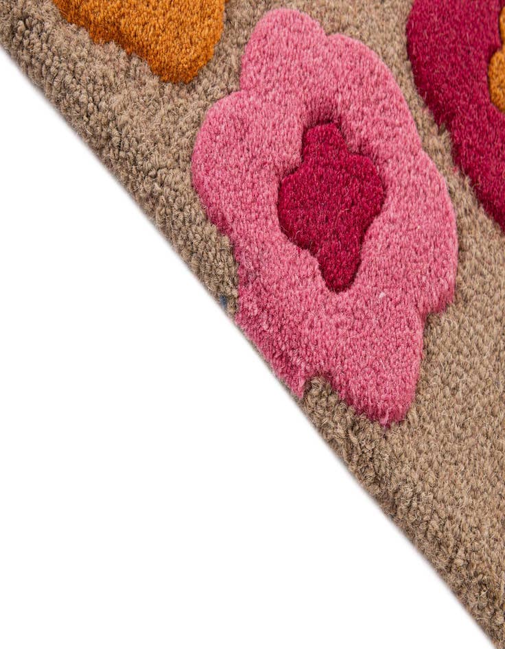 Detail image of  5' 1 x 8' 1 Hand Tufted Wool Rug