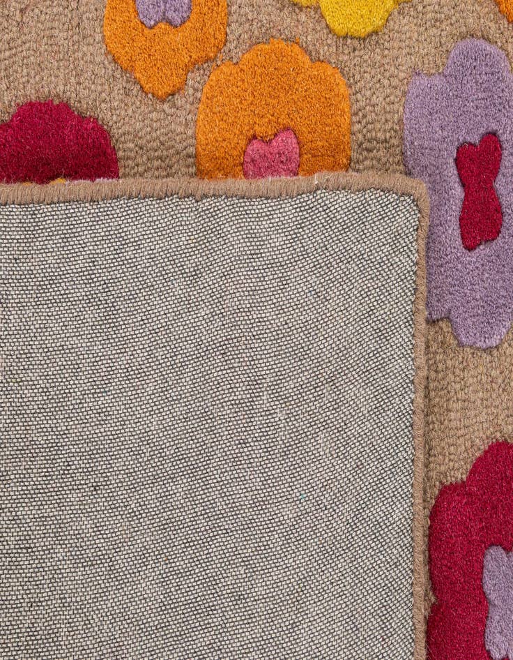 Detail image of  5' 1 x 8' 1 Hand Tufted Wool Rug