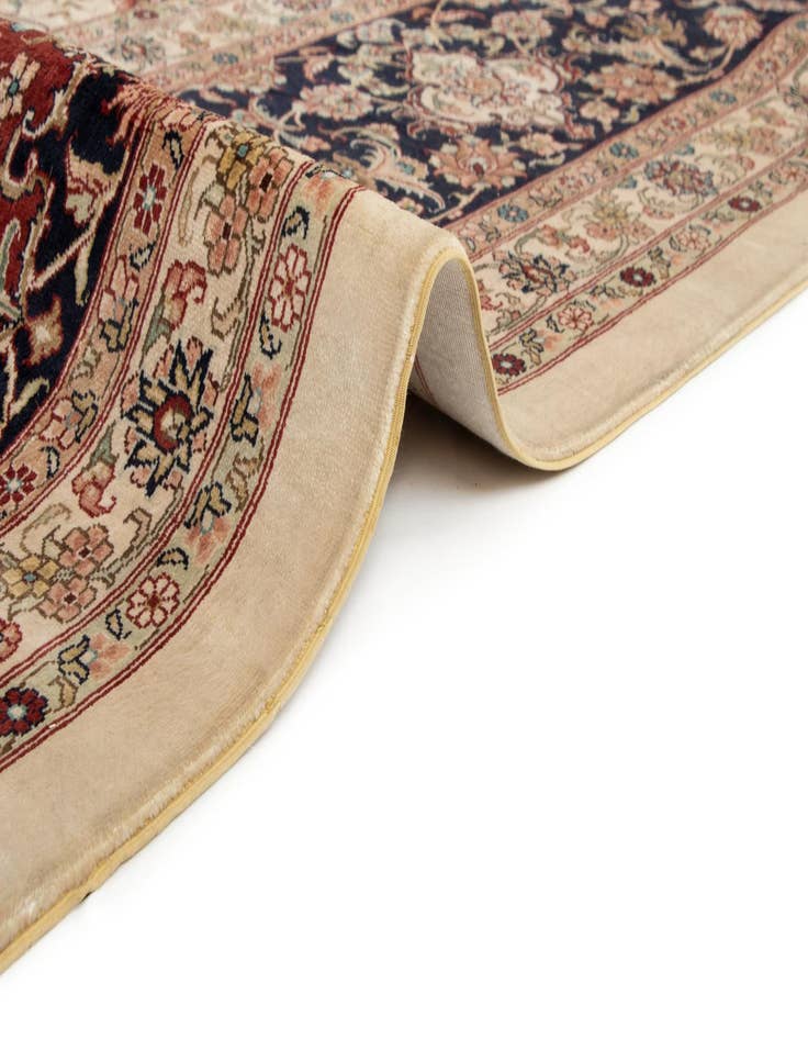 Detail image of  9' 1 x 12' 2  Hand Knotted Hereke Rug