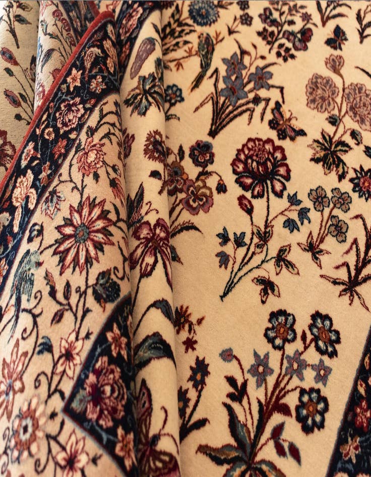 Detail image of  4' 10 x 7' 8 Isfahan Wool Rug