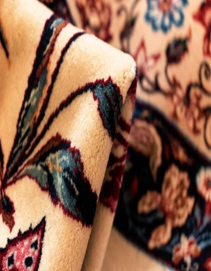 Detail image of  4' 10 x 7' 8 Isfahan Wool Rug