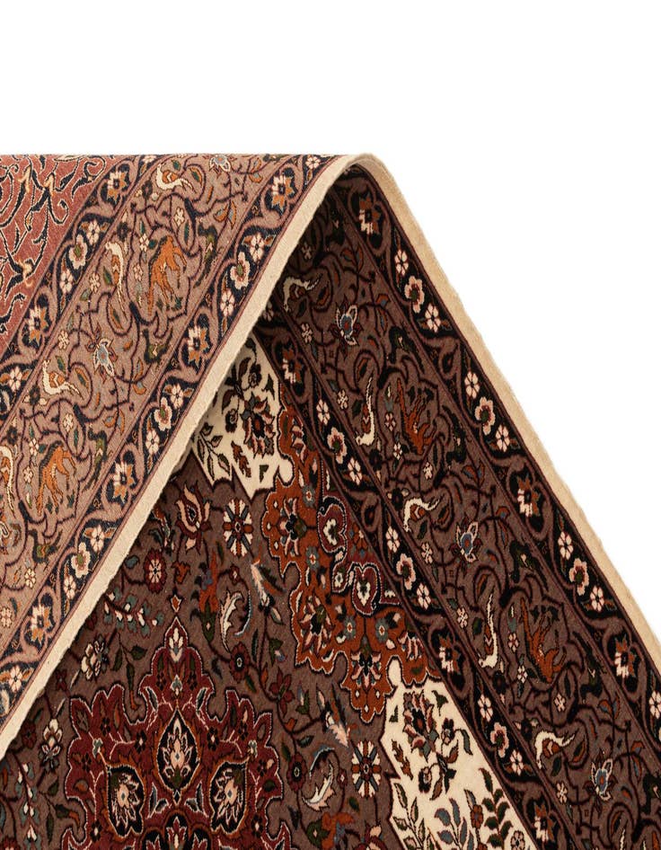 Detail image of  2' 11 x 4' 8 Isfahan Rug
