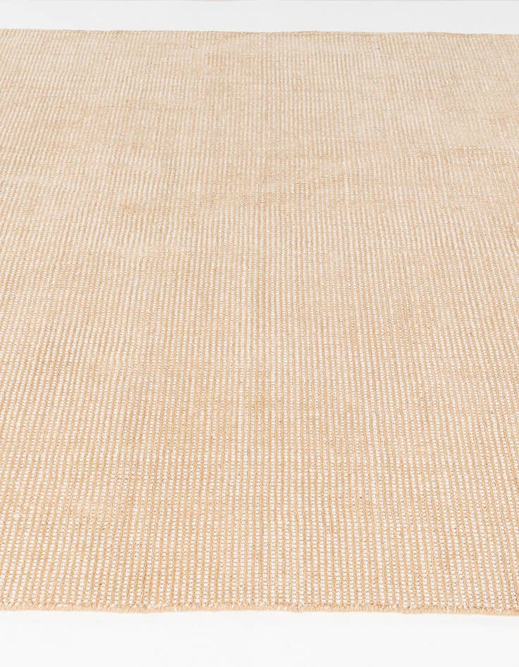 Detail image of  5' 1 x 8'  Hand Woven Jill Zarin English Manor Wool Rug