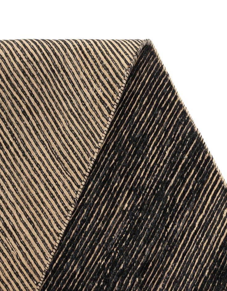 Detail image of  6' x 10' Juma Wool Rug