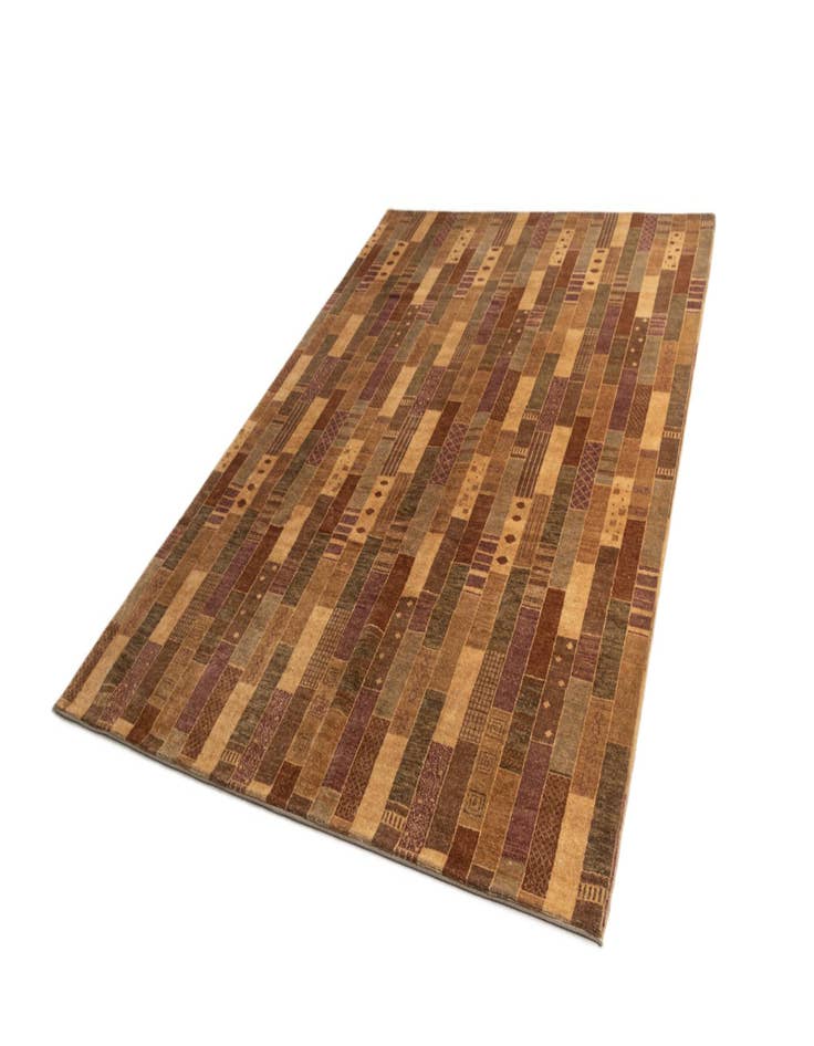 Detail image of  6' 7 x 9' 8 Juma Wool Rug