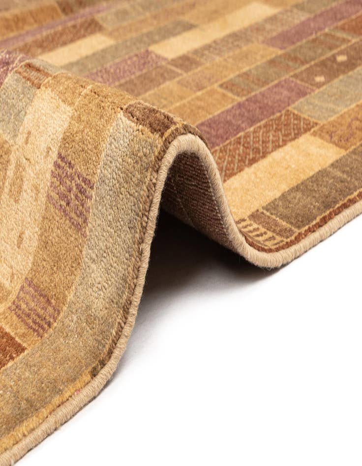 Detail image of  6' 7 x 9' 8 Juma Wool Rug