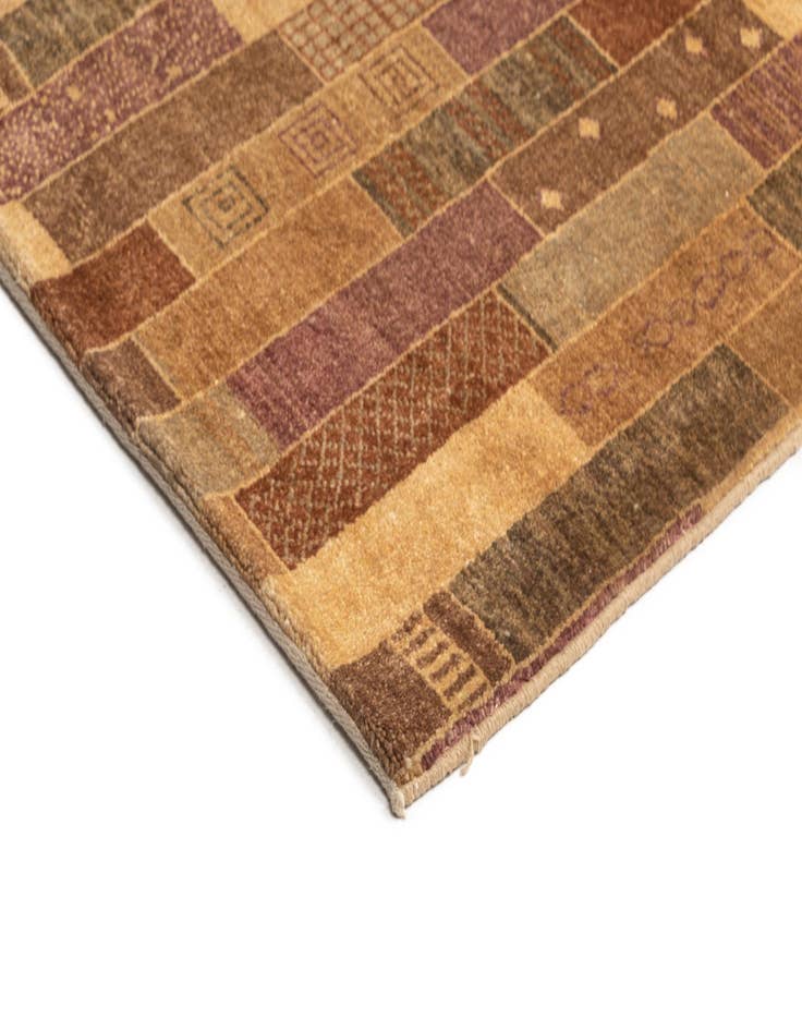 Detail image of  6' 7 x 9' 8 Juma Wool Rug