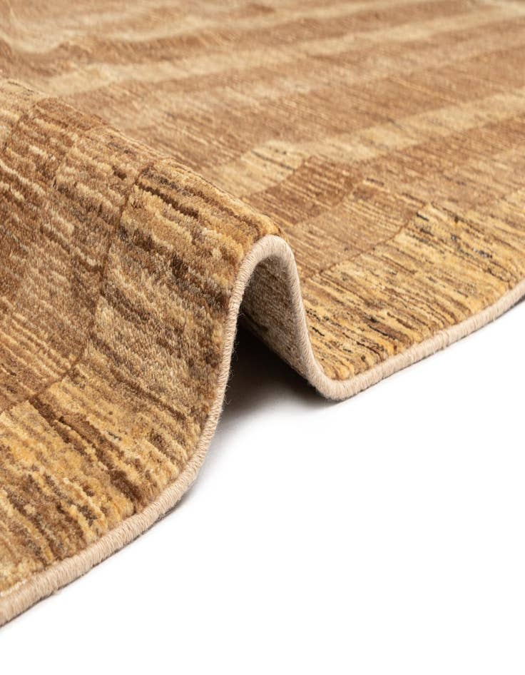 Detail image of  6' 6 x 9' 9 Juma Wool Rug