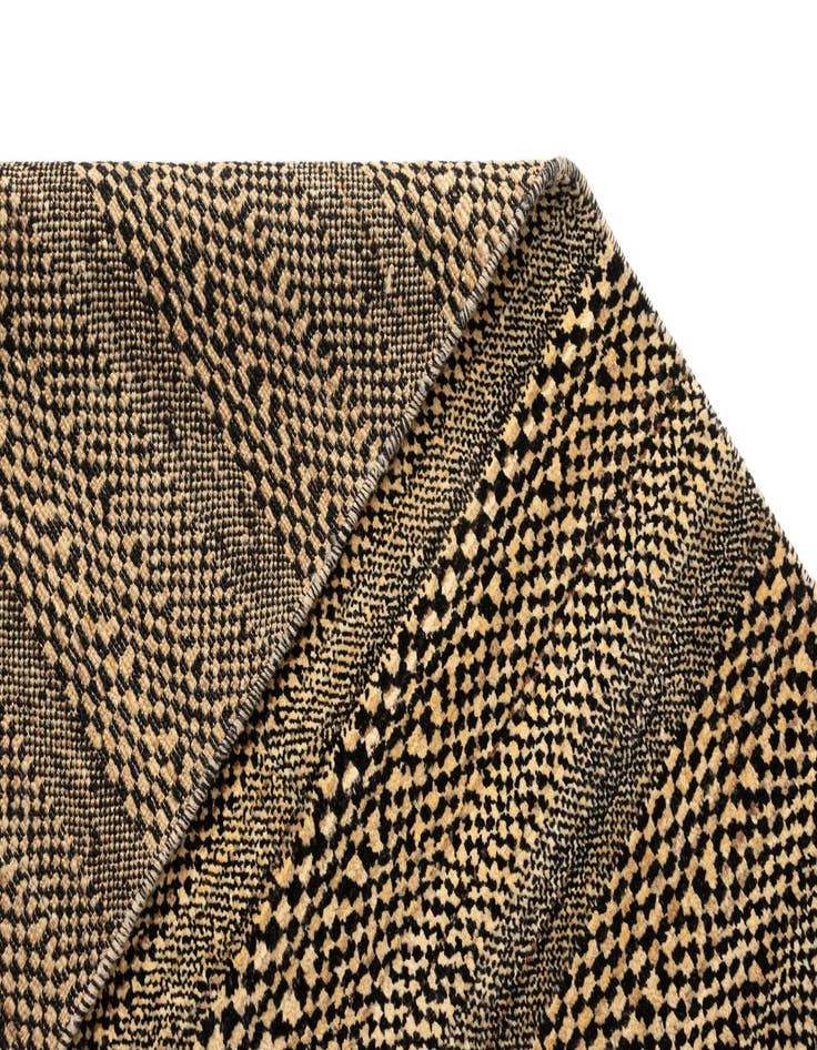 Detail image of  4' 8 x 6' 9 Juma Wool Rug