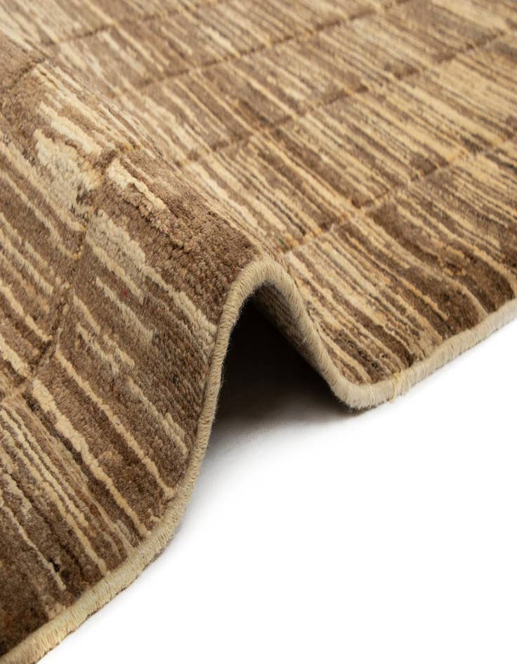 Detail image of  6' 8 x 9' 1 Juma Wool Rug