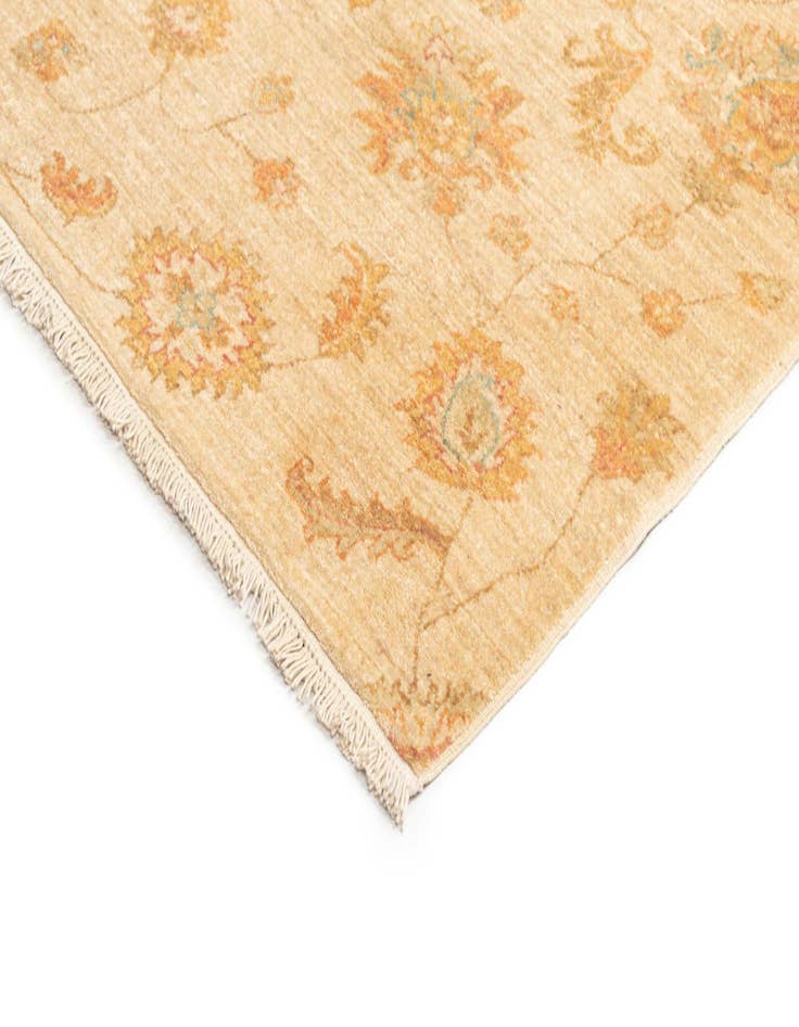 Detail image of  5' 9 x 7' 7 Kaizar Wool Rug