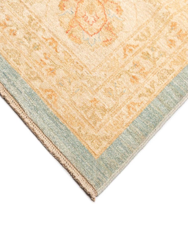 Detail image of  11' 5 x 17' 10 Kaizar Wool Rug